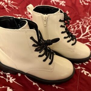 Old Navy Kids Cream Boots with Black Laces